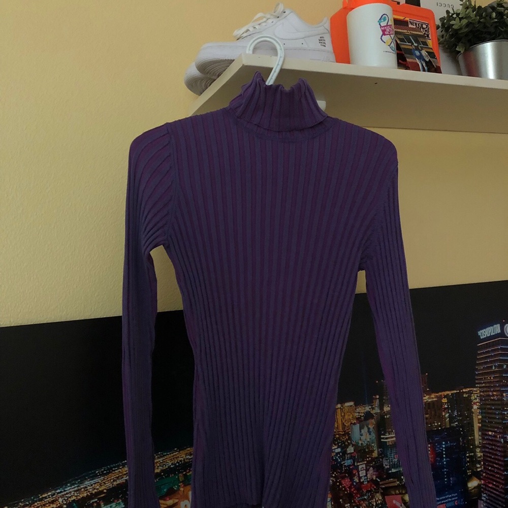 Cute retro purple striped turtle neck